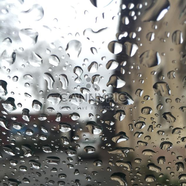 Closeup of raindrops on glass - image #183139 gratis