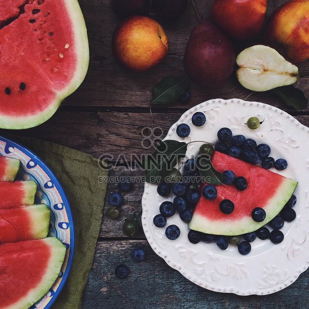 Watermelon, blueberries, peaches and pears - Kostenloses image #183279