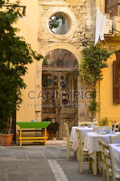 Outdoors restaurant, Crete Island - image #186759 gratis
