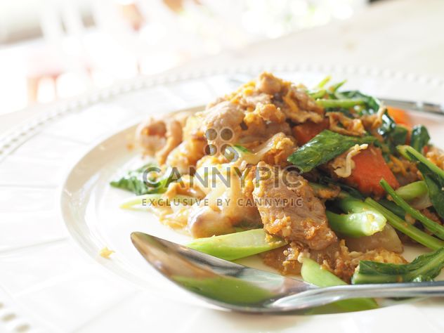 noodle fried with egg and pork - Kostenloses image #186999