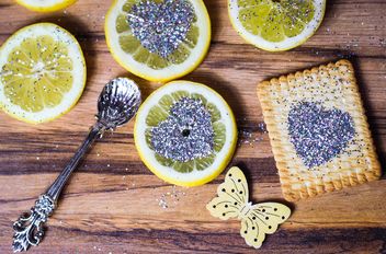 lemon with glitter butterflies - image #225449 gratis