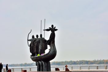 Monument to founders of Kiev - Free image #229469