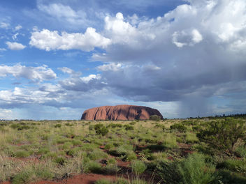 Rain Seeks Uluru - Kostenloses image #285759