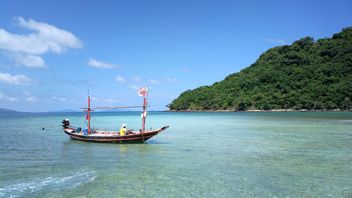 Boat on the beach Thailand - Kostenloses image #301439