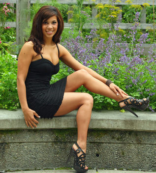 Wow - what class and style and lovely legs too (IMG_5283a) - image gratuit #314509 
