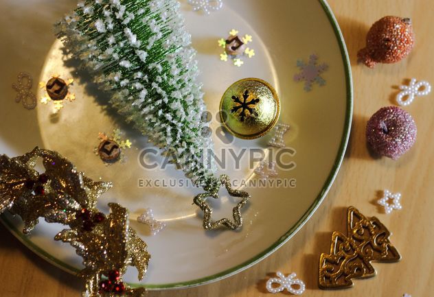 Still life of Christmas decorations - Kostenloses image #326519