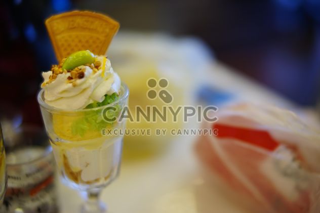 Mango icecream with green sticky rice - image #330659 gratis
