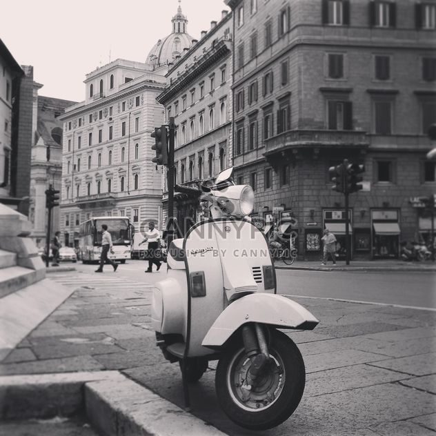Vespa scooter on street - image gratuit #331469 