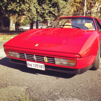 Old red Ferrari - image #331699 gratis