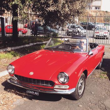Old red Fiat car - image gratuit #332219 