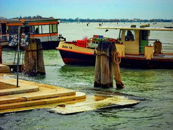 Boats on Venice channel - image gratuit #334999 