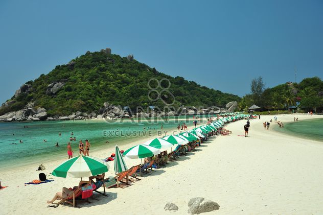 Crowdy beach on Nangyuan lsland in thailand - Kostenloses image #344049