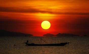Dark orange sunset - image gratuit #344119 