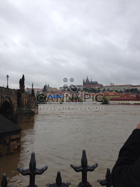View on river and architecture of Prague, Czech Republic - image #348369 gratis