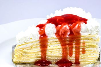 Strawberry crepes cake - image #439229 gratis