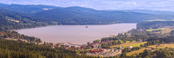 Panorama of Lake Lipno in south Bohemia. - image #447789 gratis