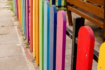 Happy Life starts with a colorful Fence - Kostenloses image #449399
