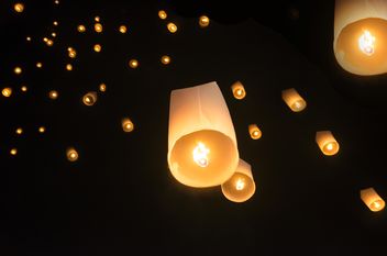 yi peng lantern, chiang mai, amazing thailand - image gratuit #452459 