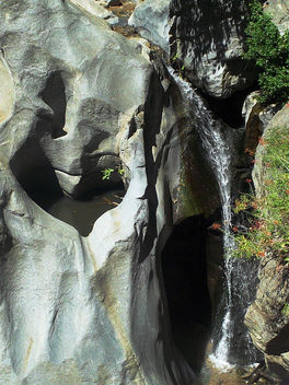 Heart Rock Hike waterfall, San Bernardino Mountains, California - Free image #454979