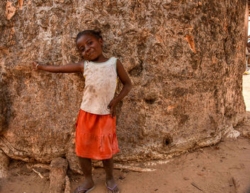 Girl and Baobab Base - Kostenloses image #456629