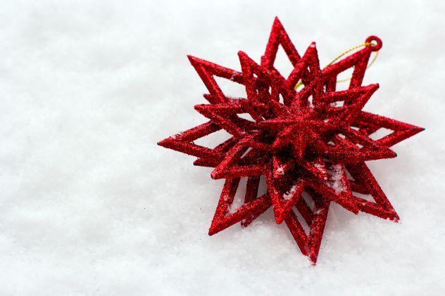 Red Christmas toy in snow - image gratuit #182599 