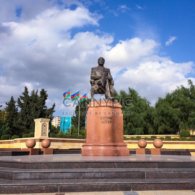 Heydar Aliyev monument, Baku - image gratuit #182759 