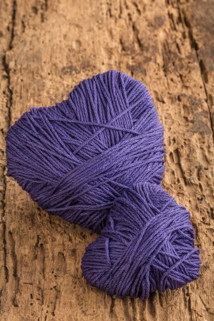 Purple hearts of thread - image gratuit #183009 