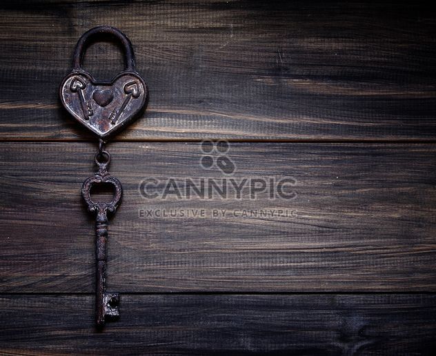 Retro iron heart with a key to the Valentine's day - бесплатный image #183869