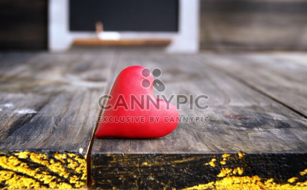 Heart on the table for Valentine's day - бесплатный image #183879