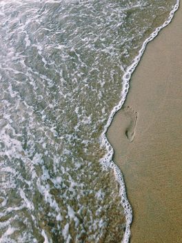 wave washes away traces - image gratuit #185879 