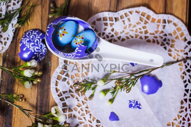Easter eggs in spoon on wooden background - Kostenloses image #187489