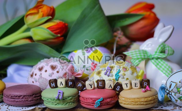 Easter eggs, macaroons and tulips - image #187599 gratis