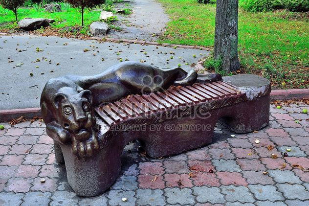 Sculptural bench - image gratuit #229389 