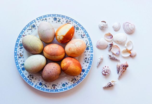 Easter eggs and seashells - image gratuit #272339 