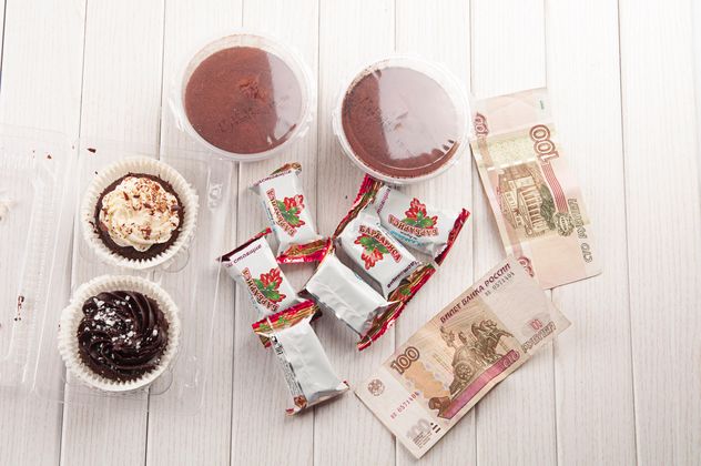 Chocolate desserts, cakes and candies for 3 dollars, Russia, St. Petersburg - image #272559 gratis