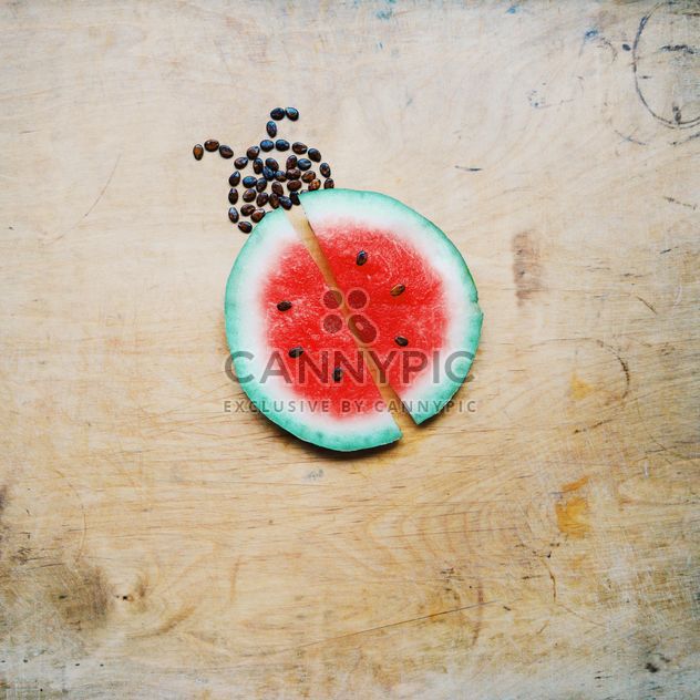 Cutted watermelon via ladybug - image gratuit #273159 