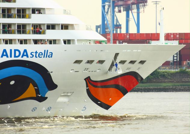 Cruise ship Aida Stella Starts from Hamburg - image #273729 gratis