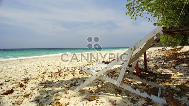 Beach bed at beach - image gratuit #275109 