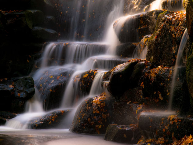 Waterfall at Virginia Water - Kostenloses image #280609