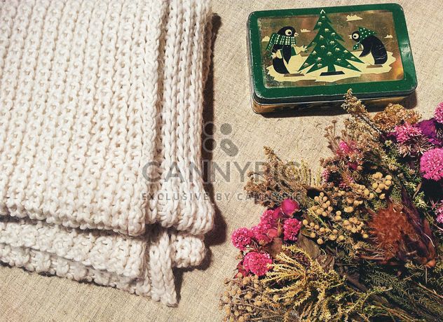 Dry flowers and knitted scarf - Free image #301399