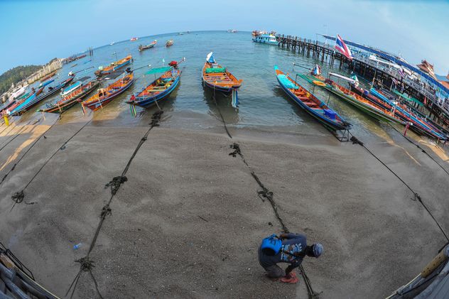 Boats on Koh tao shore - image #301569 gratis