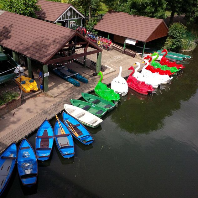 Boats for hire at a boathouse on the river Avon - image #301639 gratis