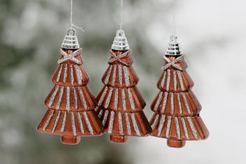 christmas toys karlkid hanging on the branch - image #304089 gratis