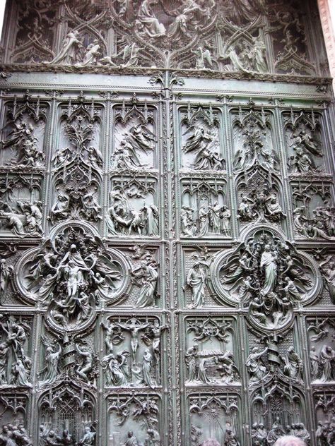 Doors of Milan Cathedral - бесплатный image #304149