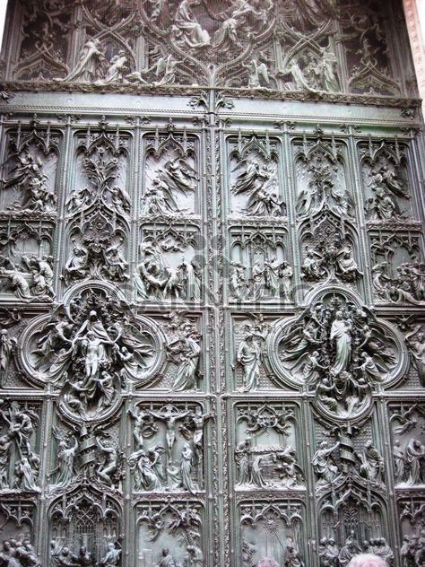 Doors of Milan Cathedral - бесплатный image #304149