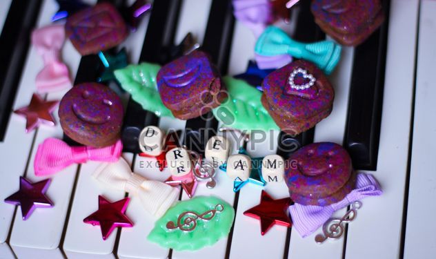 Decorated piano - Free image #304689