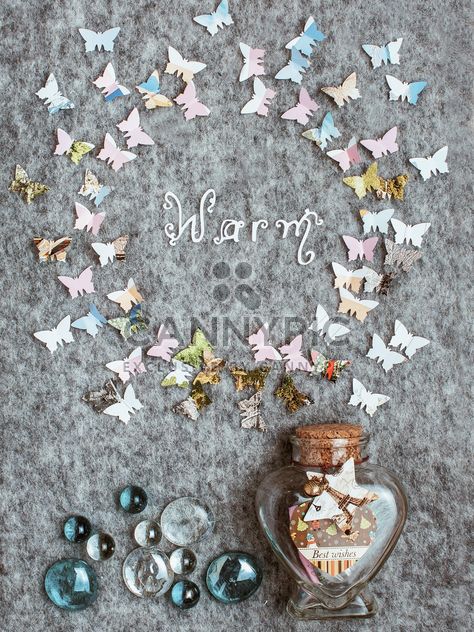 Paper butterflies around the word warm - image #305379 gratis