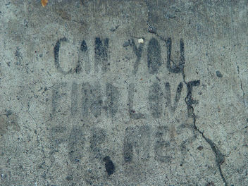 Sidewalk Stencil: Can you find love for me? - image gratuit #307649 