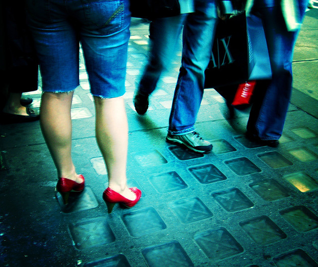 Red Shoes & Walking Bags - image gratuit #313829 