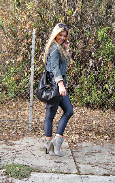 denim leggings+gray ankle boots+rosegold shoes+salvatore ferragamo bag+cropped denim jacket+long blonde straight hair+outfit+fashion blog - Free image #314489